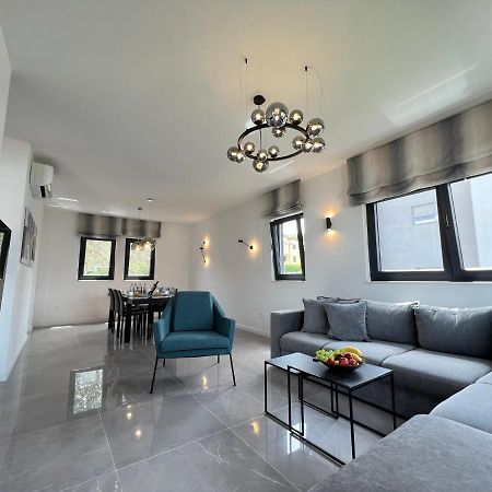 Beachfront House Olbia With Private Parking Trogir Exteriér fotografie