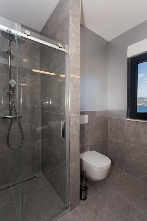Beachfront House Olbia With Private Parking Trogir Exteriér fotografie