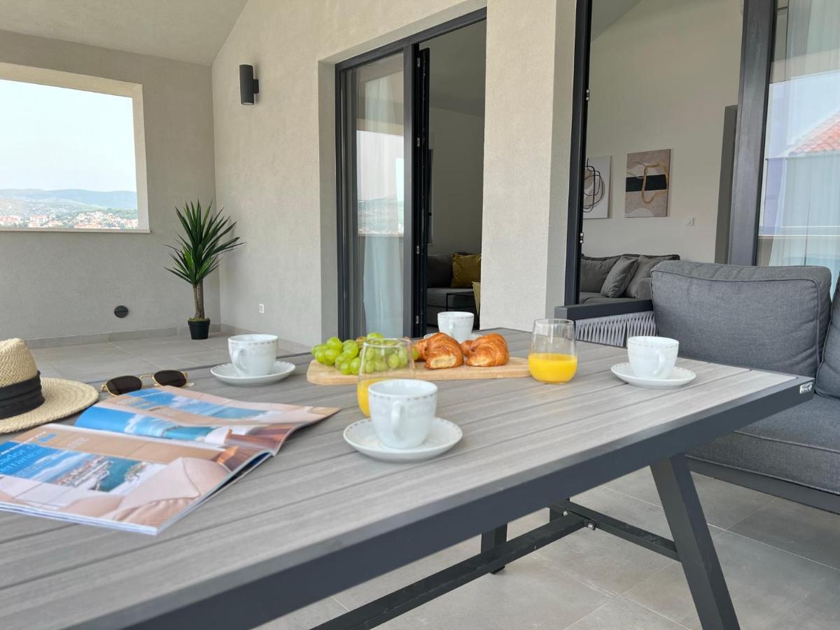 Beachfront House Olbia With Private Parking Trogir Exteriér fotografie