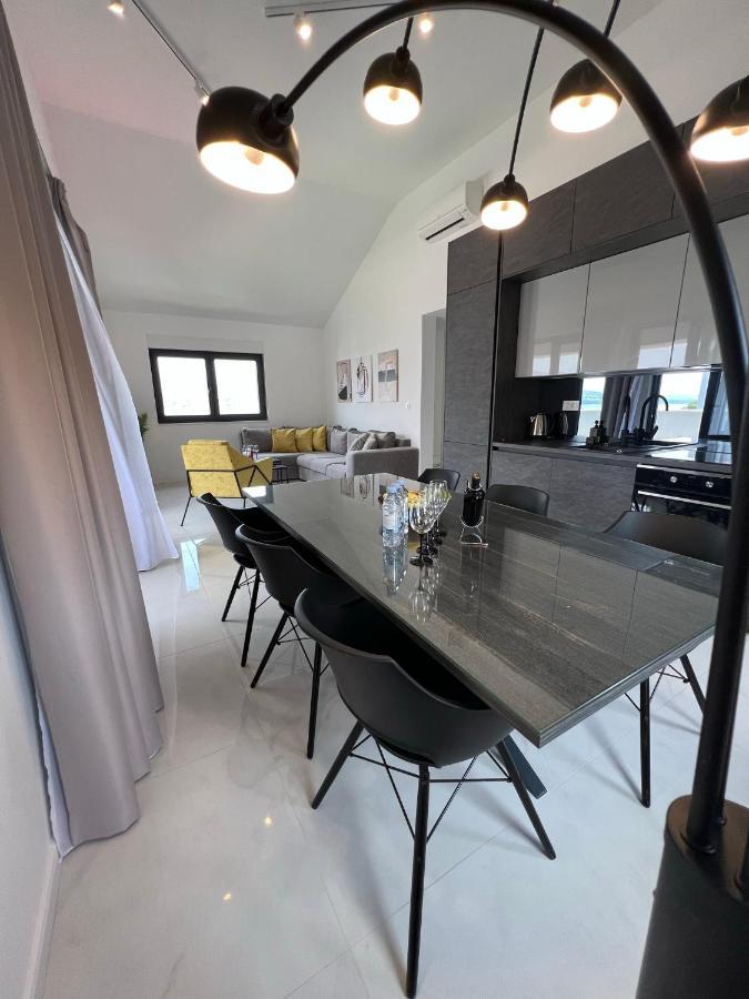 Beachfront House Olbia With Private Parking Trogir Exteriér fotografie