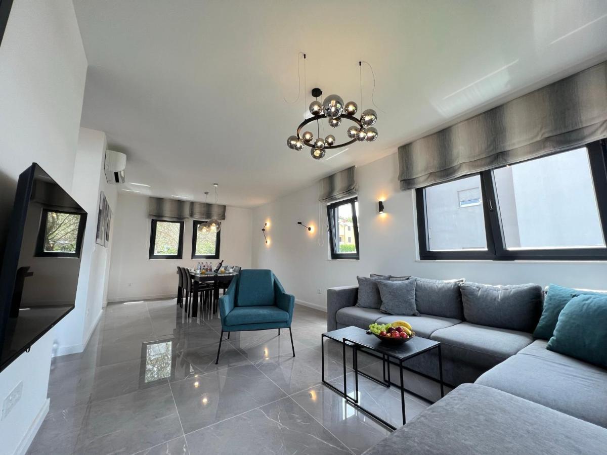 Beachfront House Olbia With Private Parking Trogir Exteriér fotografie