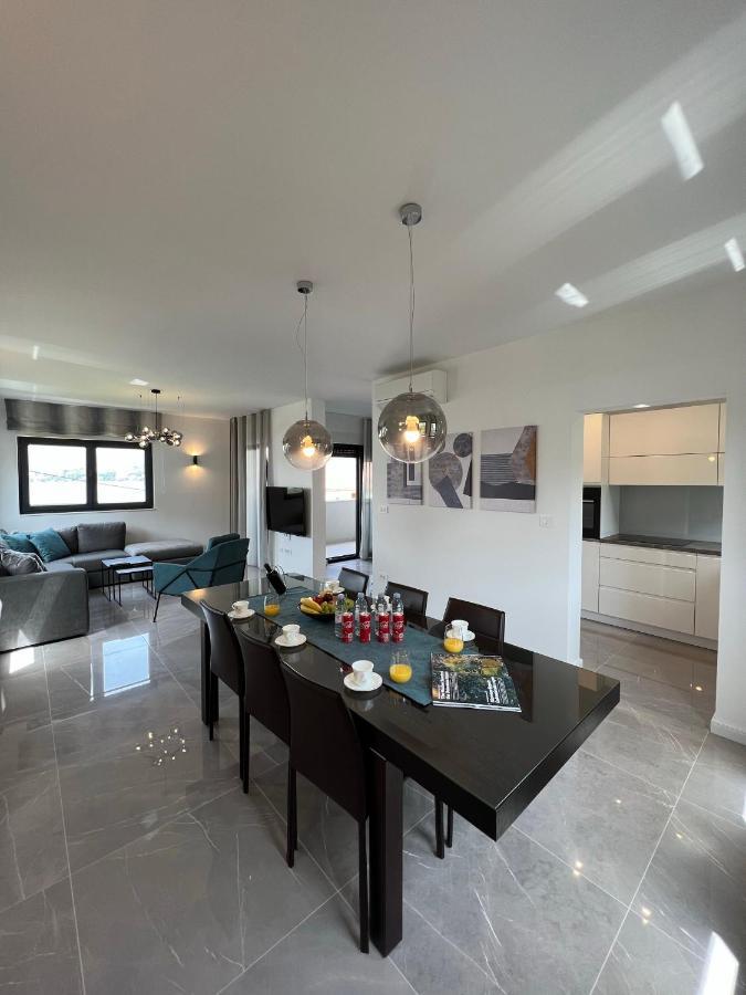 Beachfront House Olbia With Private Parking Trogir Exteriér fotografie