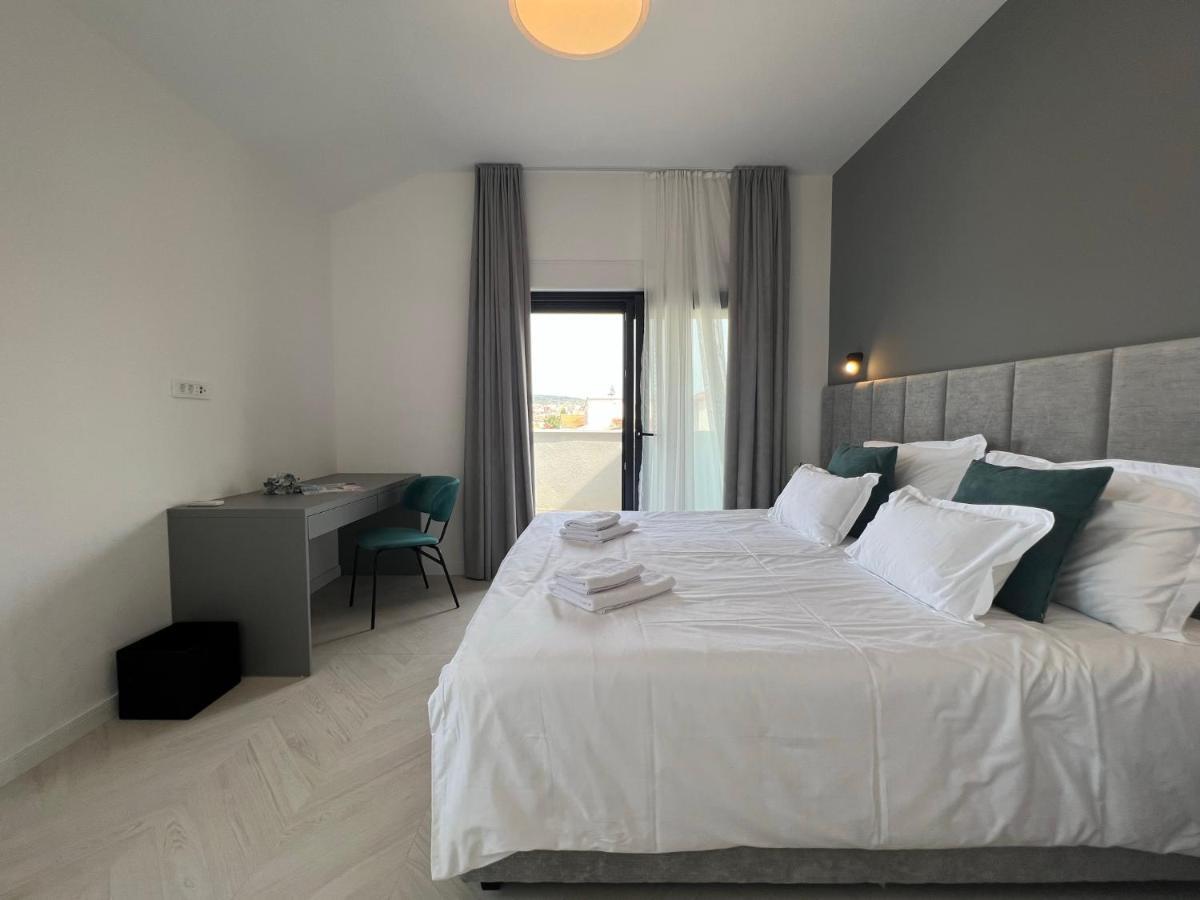 Beachfront House Olbia With Private Parking Trogir Exteriér fotografie