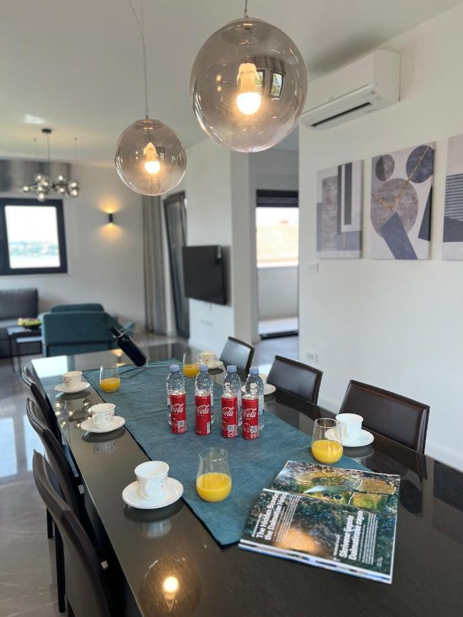 Beachfront House Olbia With Private Parking Trogir Exteriér fotografie